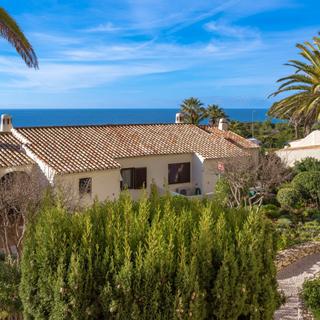 Algar Seco Parque | Carvoeiro, Algarve | blick ueber die bungalows zum meer