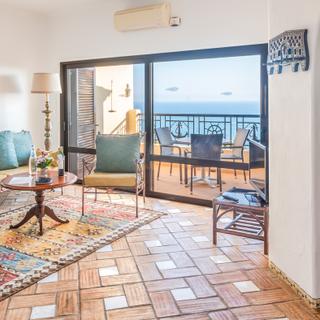 Algar Seco Parque | Carvoeiro, Algarve | one bedroom apartment living room with sea view
