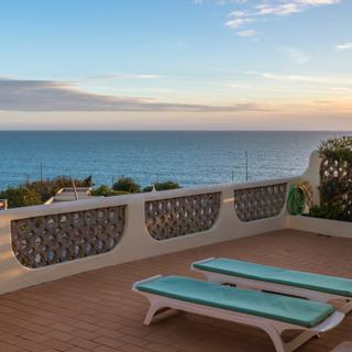 Algar Seco Parque | Carvoeiro, Algarve | two bedroom bungalow terrace with sea view