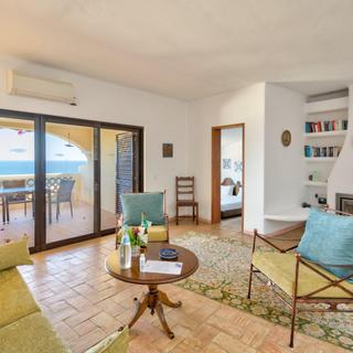 Algar Seco Parque | Carvoeiro, Algarve | T2 bungalow wohnzimmer