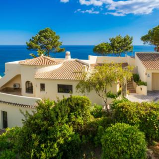Algar Seco Parque | Carvoeiro, Algarve | three bedroom villa right above the ocean