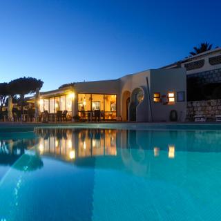 Algar Seco Parque | Carvoeiro, Algarve | bistro pool nachts